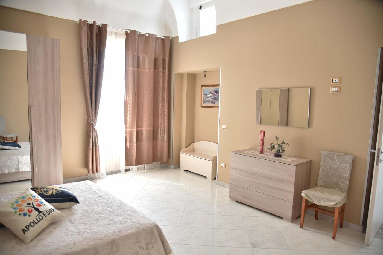 Dafne E Apollo Apartment Помпей Екстериор снимка
